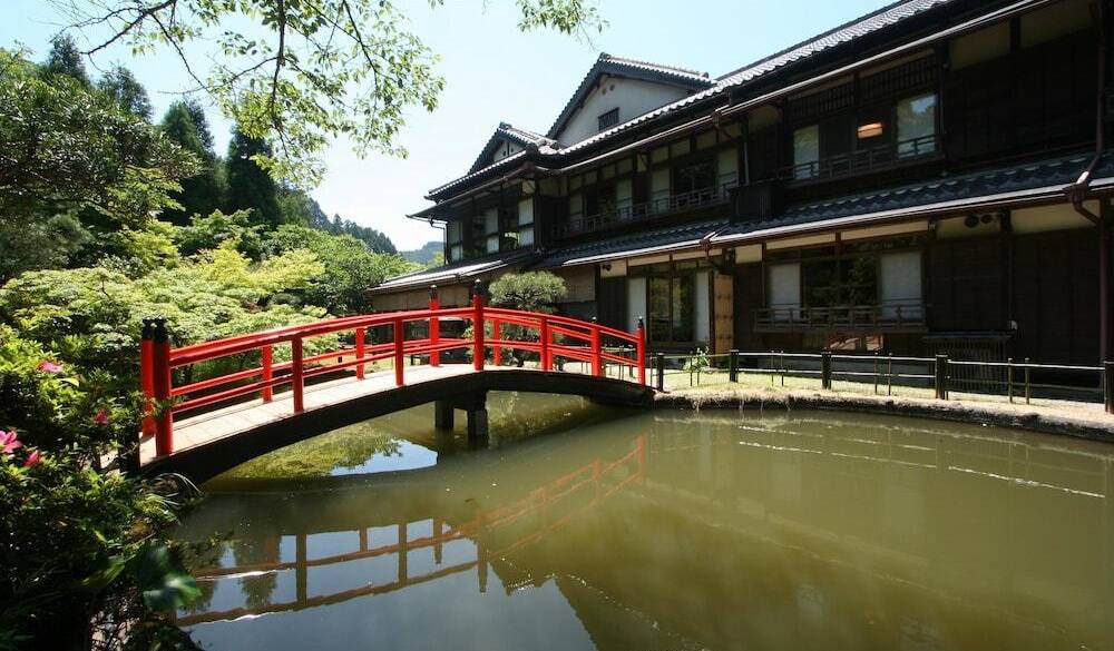 旅館の外観 / 1