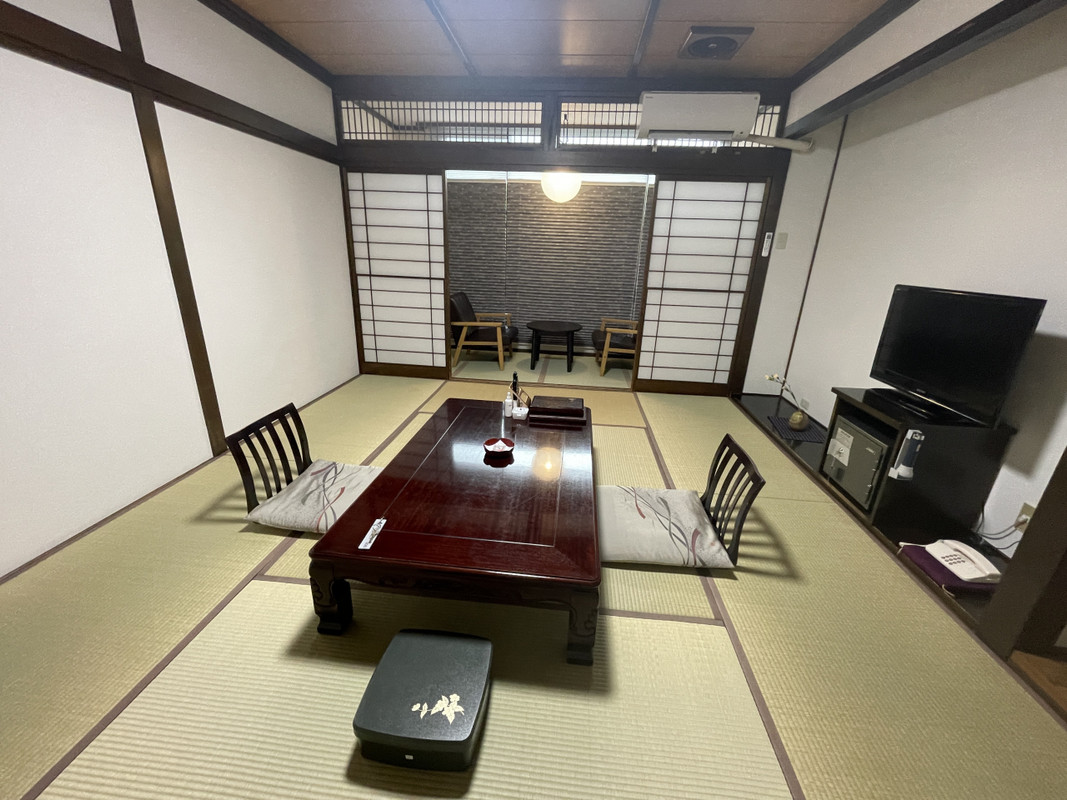 和室10畳　和モダン　中央アルプス側