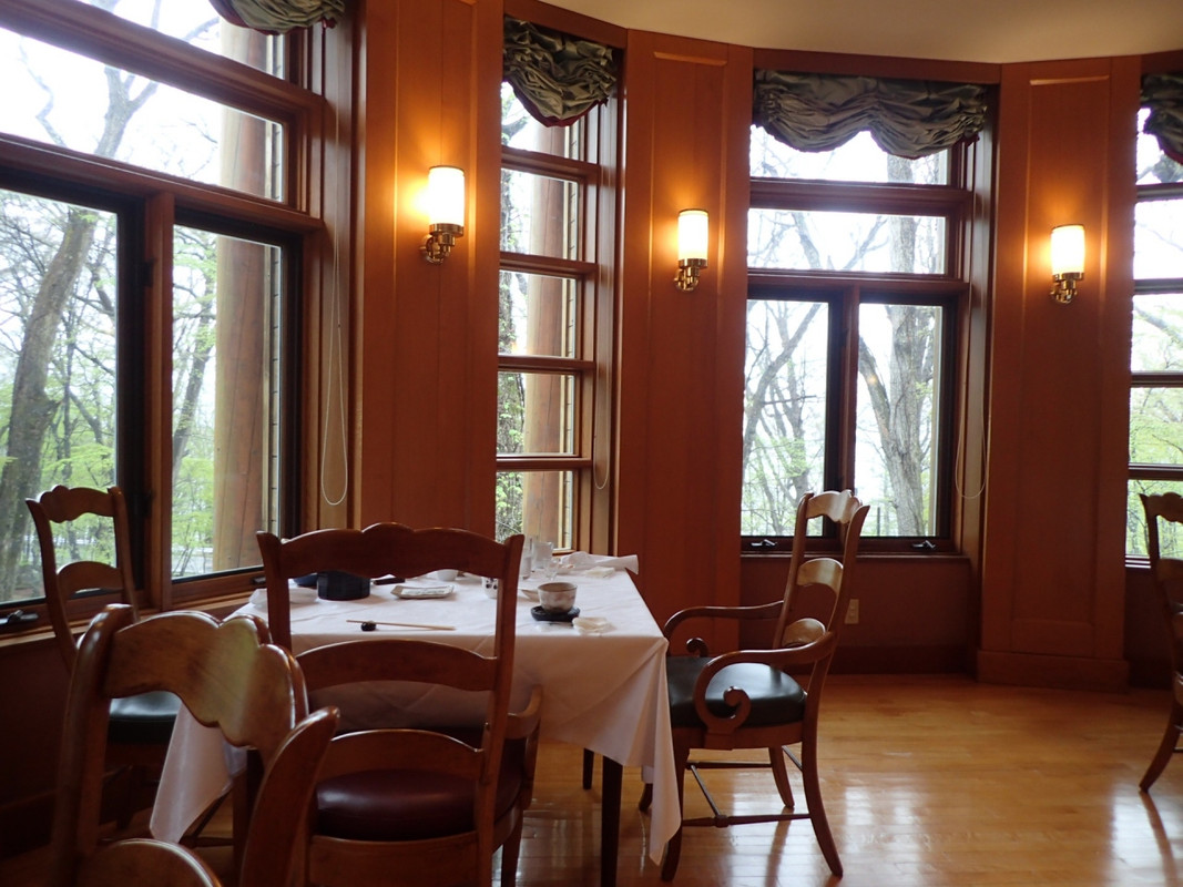 ダイニングルーム「みずなら」