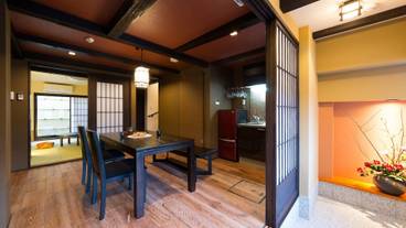 客室内のダイニングエリア / 3