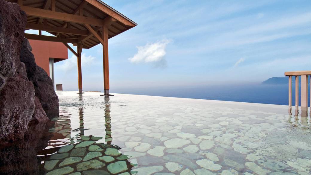 大パノラマの
絶景温泉を堪能 / 2