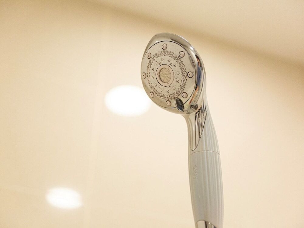 バスルームのシャワー