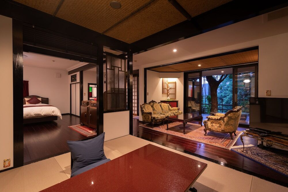 多彩な湯舟で湯めぐり♪約1万坪の敷地に19室のみの贅沢宿4061207