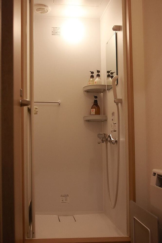 バスルームのシャワー