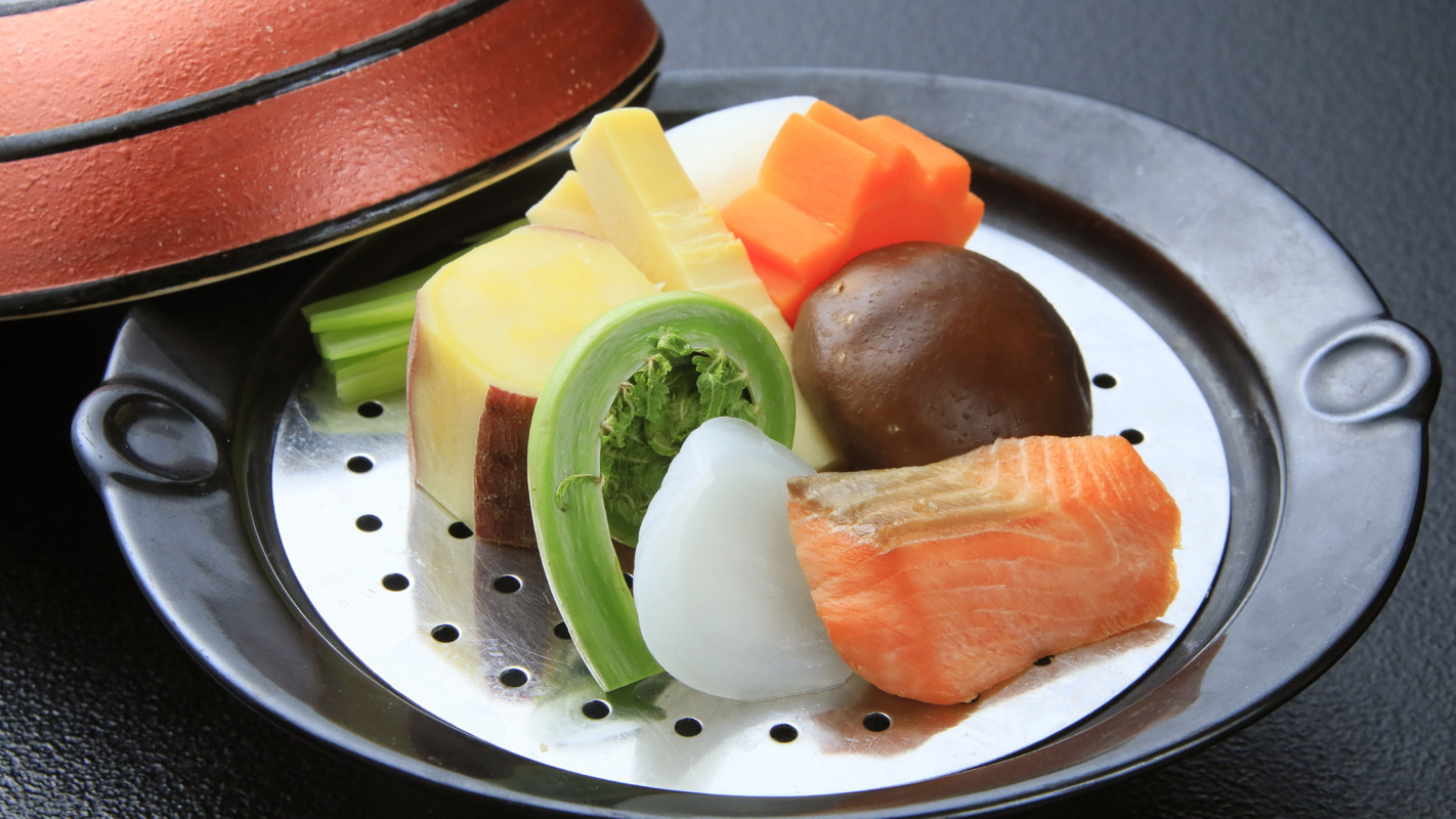 夕食／魚料理一例