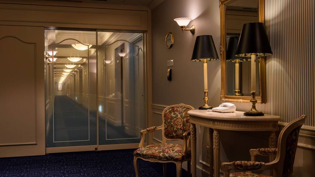 乙女心をくすぐる
クラシカルなホテルへ / 2