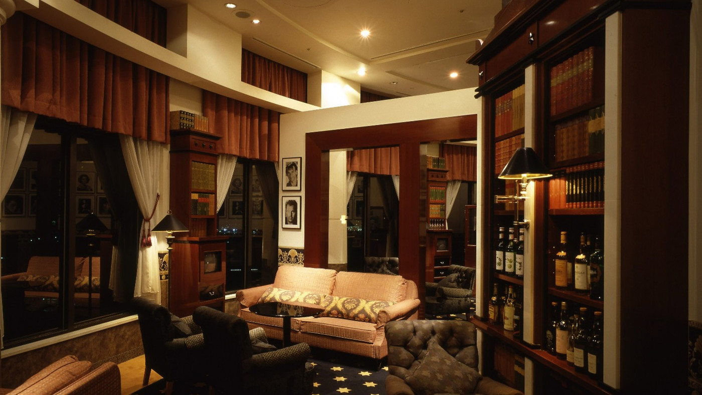 大理石のバスルームで夜景を眺めながら優雅な時間を3657298