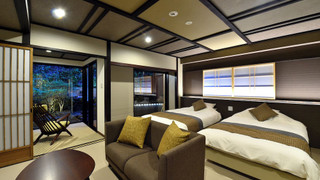 温泉露天風呂＆ウッドデッキ付 44平米 (山のテラス･ベッド) 禁煙