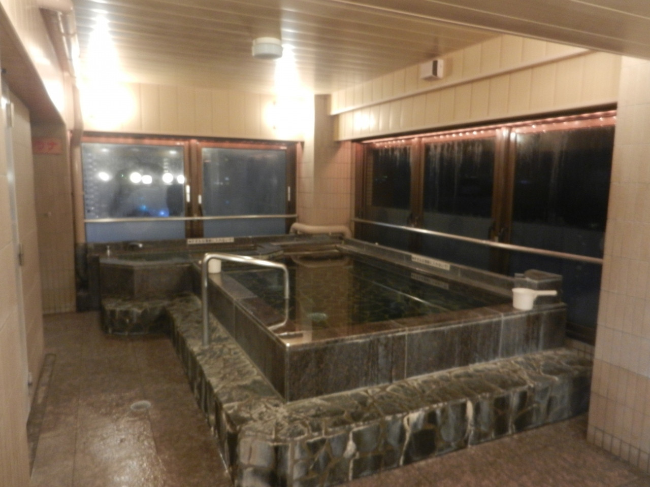 サウナもマッサージチェアもフィットネスジムも無料♪3530501