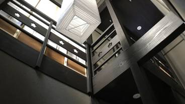 内部エントランス / 2