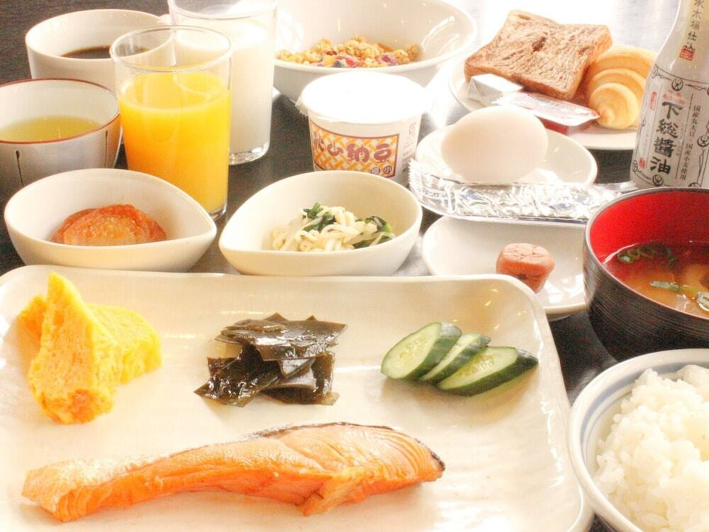 朝食