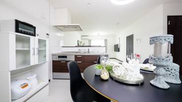 客室内のダイニングエリア / 20