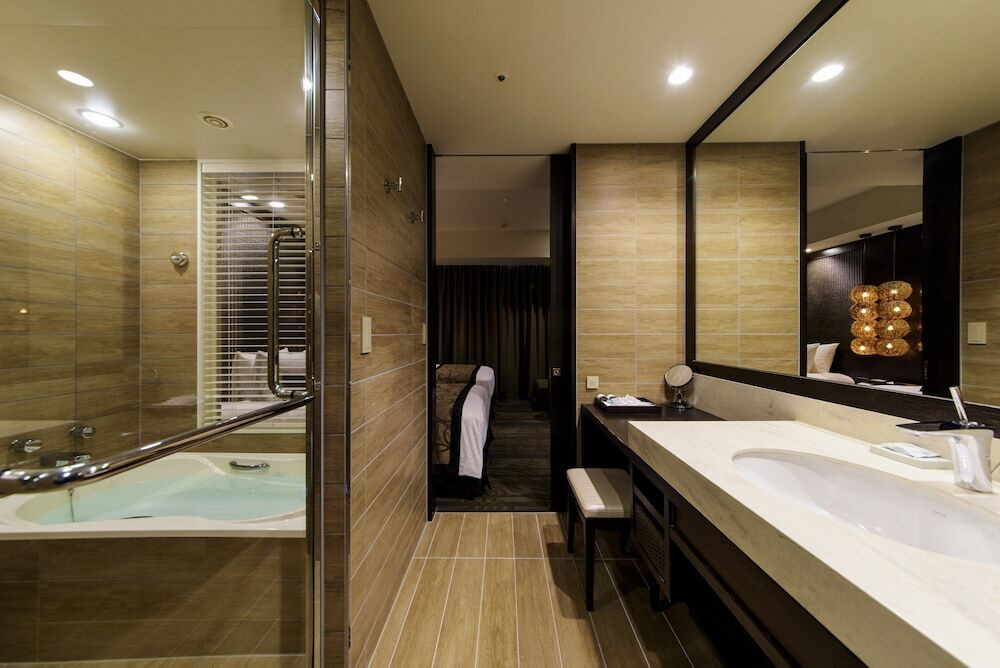 ゆったりとしたバスルームが嬉しい♪ラグジュアリーな駅近ホテル4379082