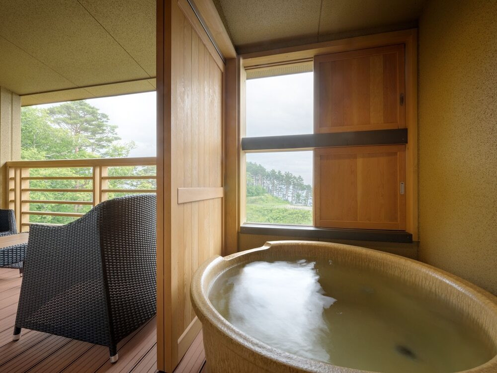 6. 目の前は海！三陸の絶景を二人占め♡「渚亭（なぎさてい）たろう庵」3633539