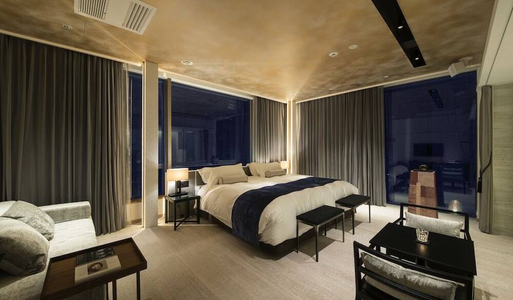 コーナープレミア2 / 4