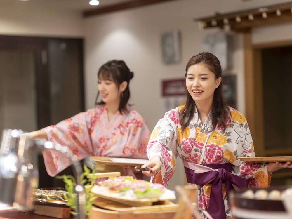 夕朝バイキングで富山の幸をたっぷり味わいましょう3478782