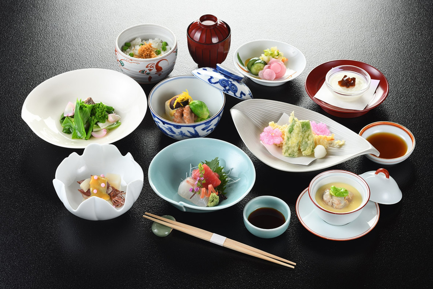 貸切風呂に部屋食でのんびり。歴史ある老舗料亭旅館4063477