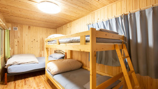 ベーシック 4 人部屋 ベッド (複数台) 禁煙