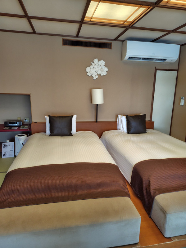 和洋室の2台のベッド