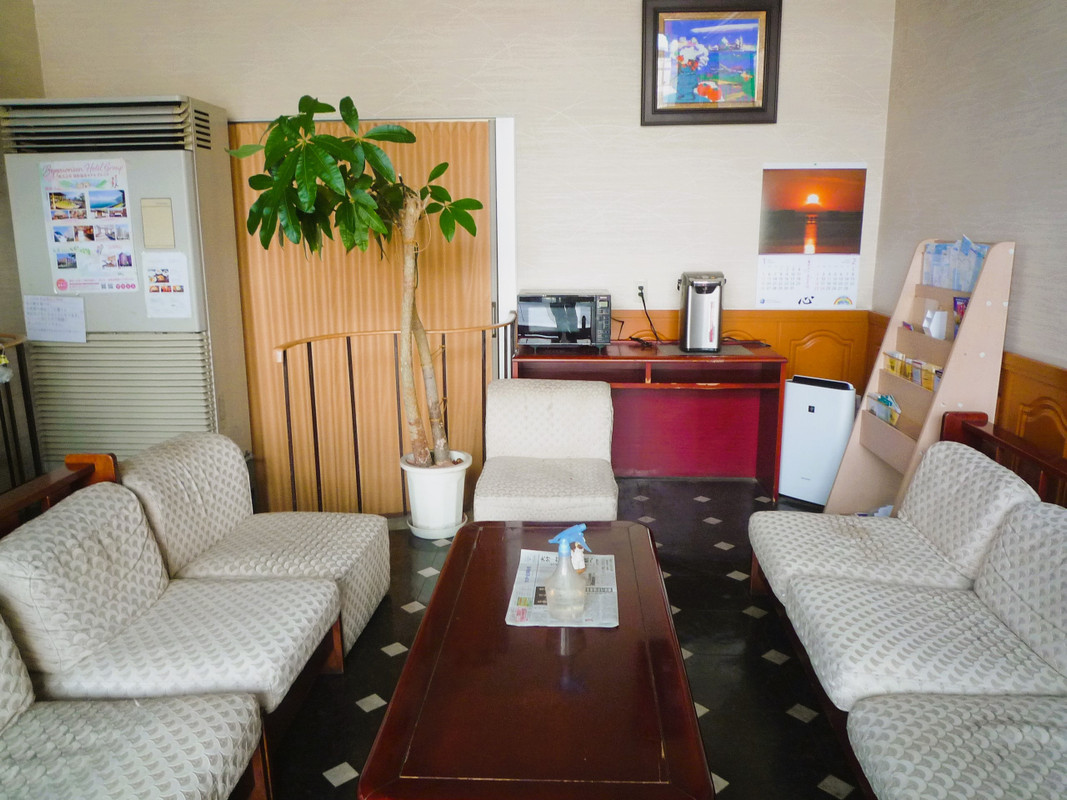 １階　ロビーもザ・昭和！