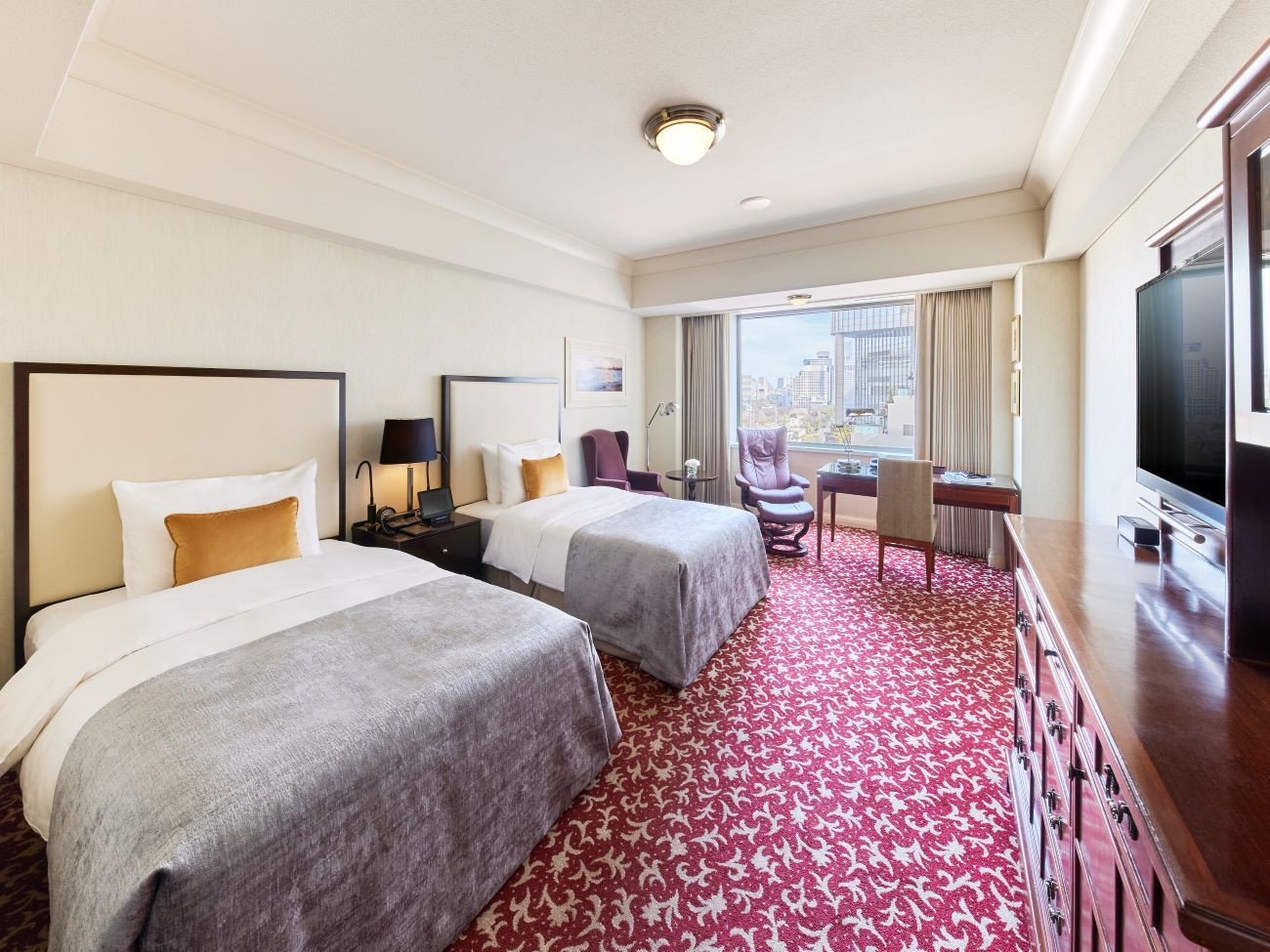 のんびり楽しめるルームサービスで、とろける美味しさのオムレツを4274283