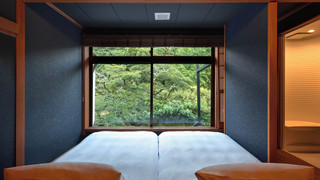 庭園一望クレインプレミアム赤 (傘寿)