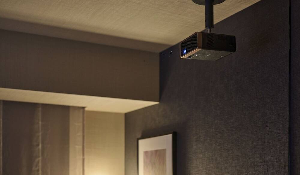 客室プロジェクター / 2