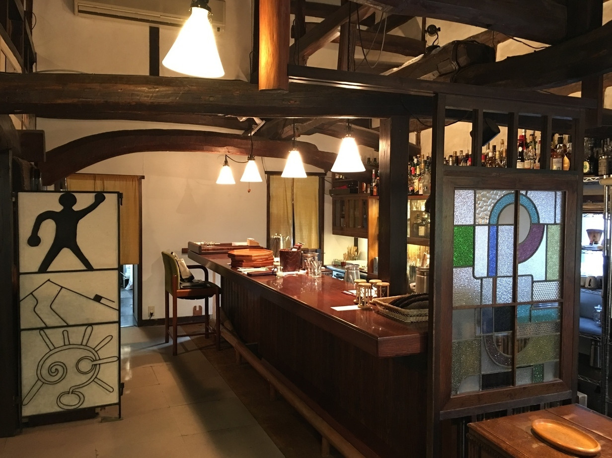 「亀の井別荘」 内観 59380299 天井桟敷カウンター