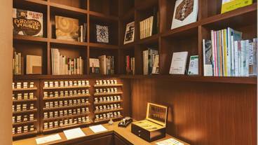 ロビーラウンジ / 32