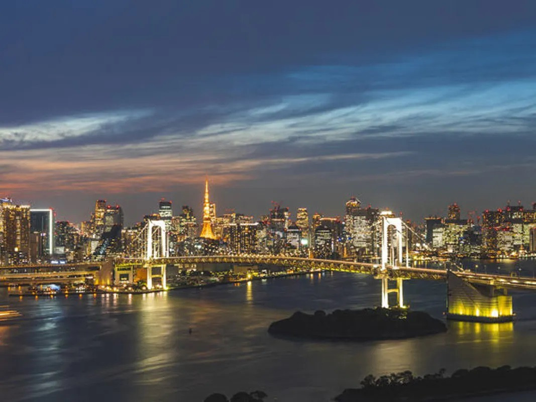 東京ベイエリアのスイートルームでゴージャスな2人の時間を3743925