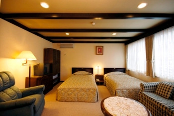 7.高原の中にひっそりと佇む「清里高原ハイランドホテル」3388287