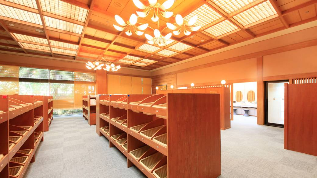 本館大浴場 脱衣所 / 4