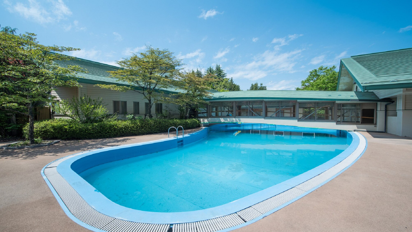 プールや卓球で体を動かしてすっきり3636747