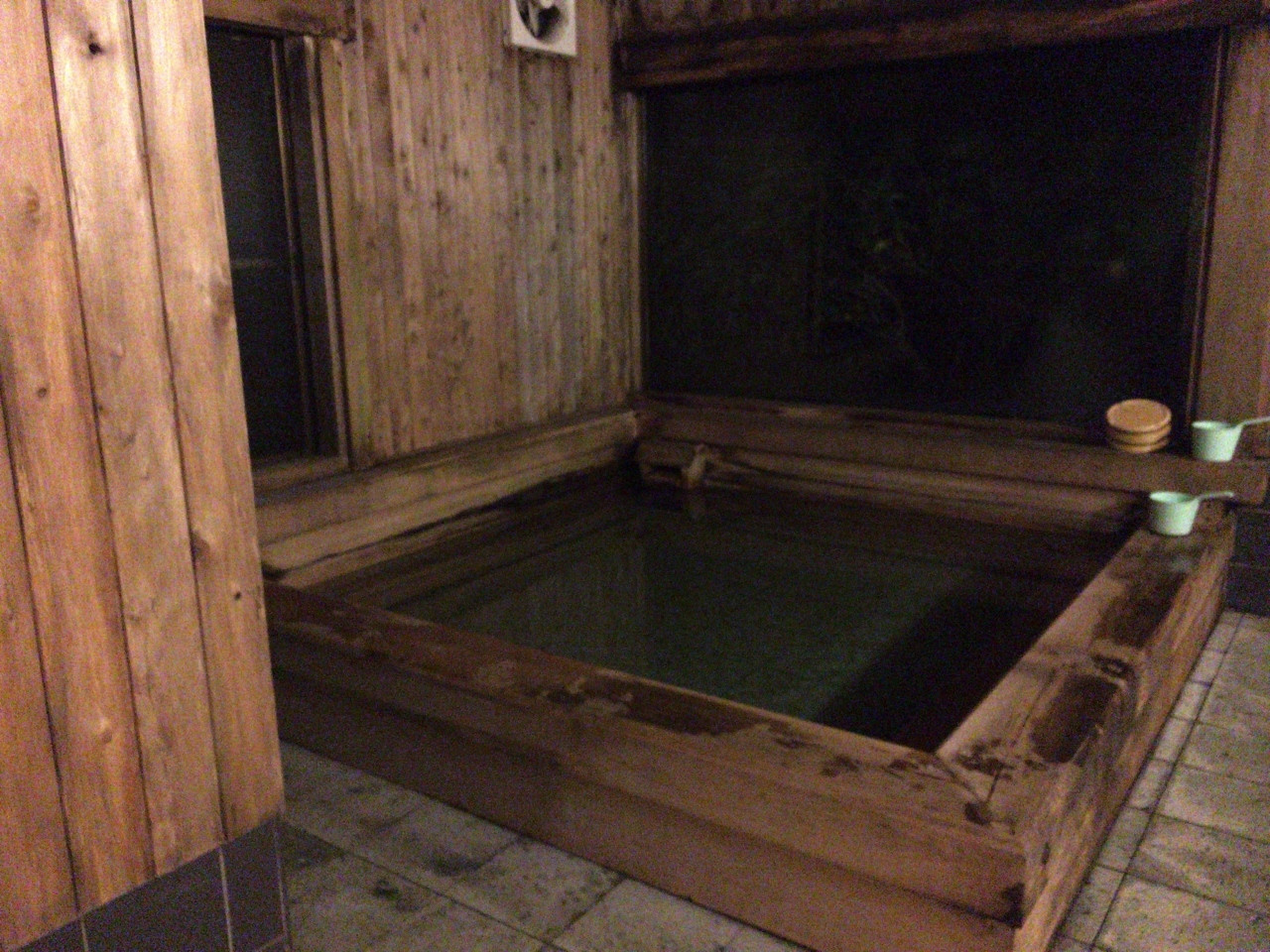 久慈川のほとりに建つ、鮎料理が自慢の宿4024392