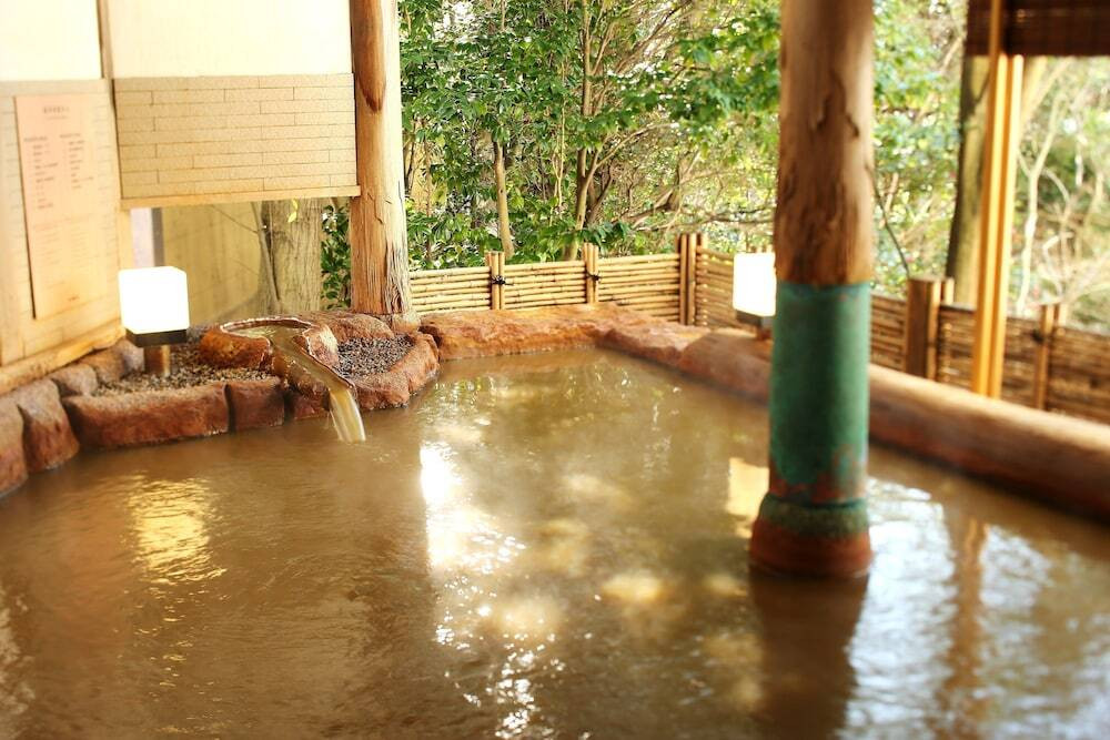 泊まれるのは大人だけ！グレース・ケリーも愛した老舗宿3521371