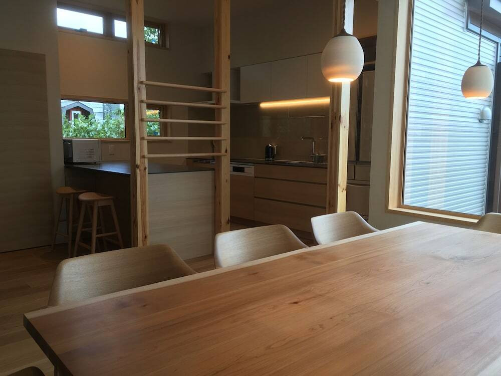 客室内のダイニングエリア