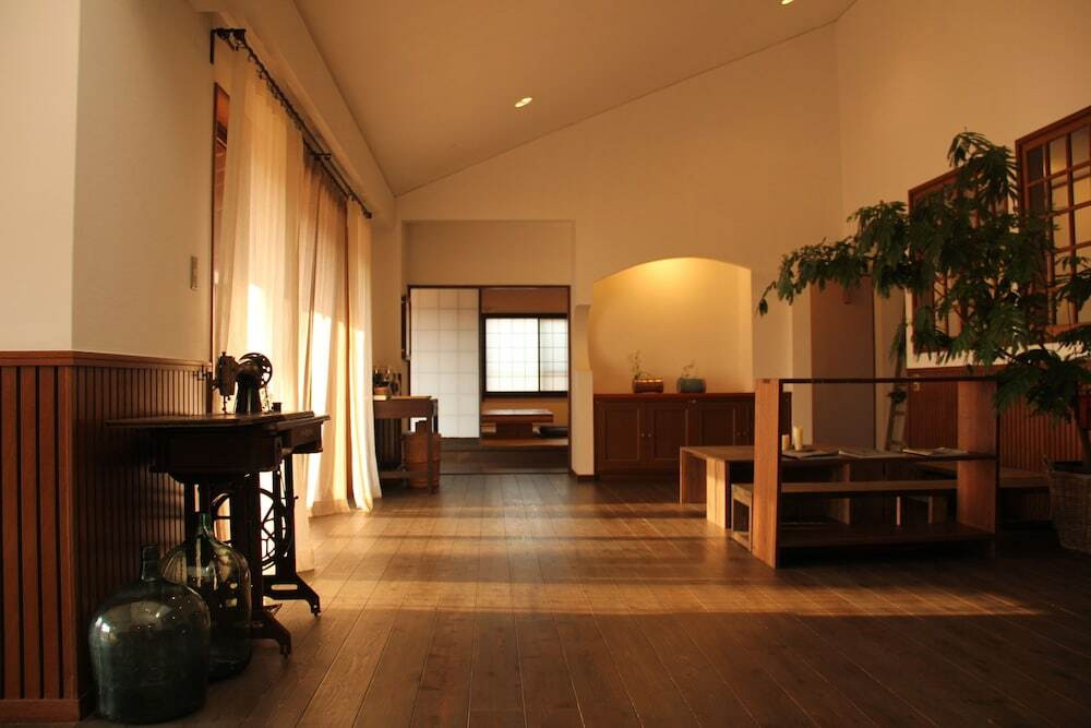 ロビーラウンジ