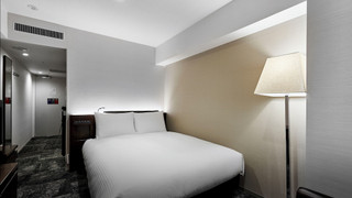 [スタンダードダブル] シモンズ社製ベッド幅154cm(禁煙)