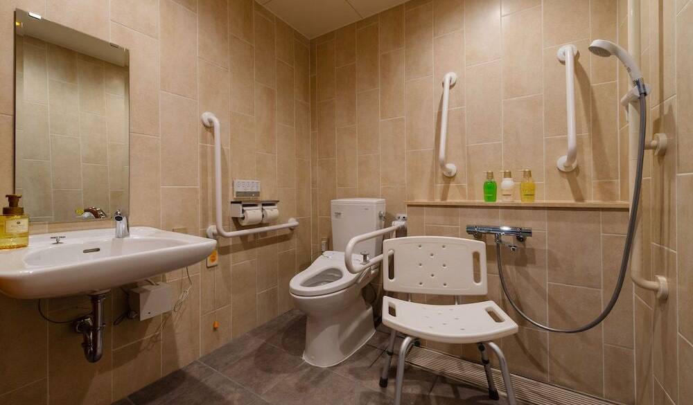 ユニバーサルルーム／浴室 / 5