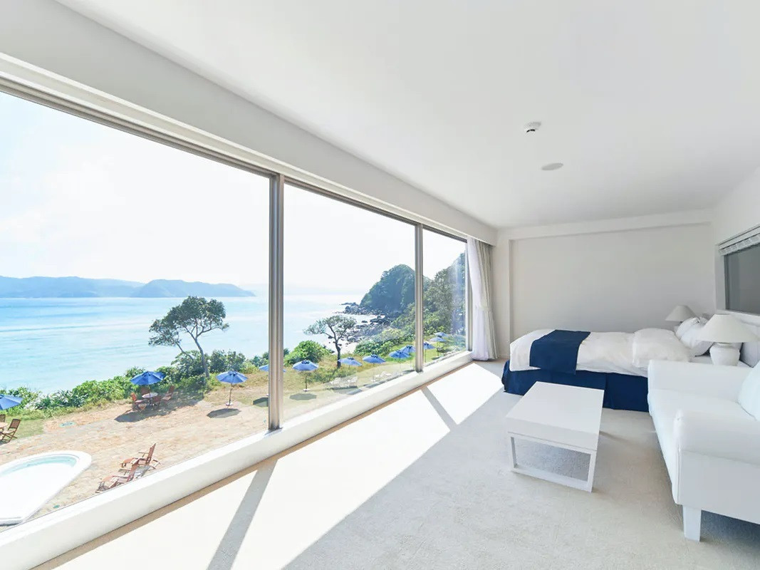 デラックスホワイトルーム