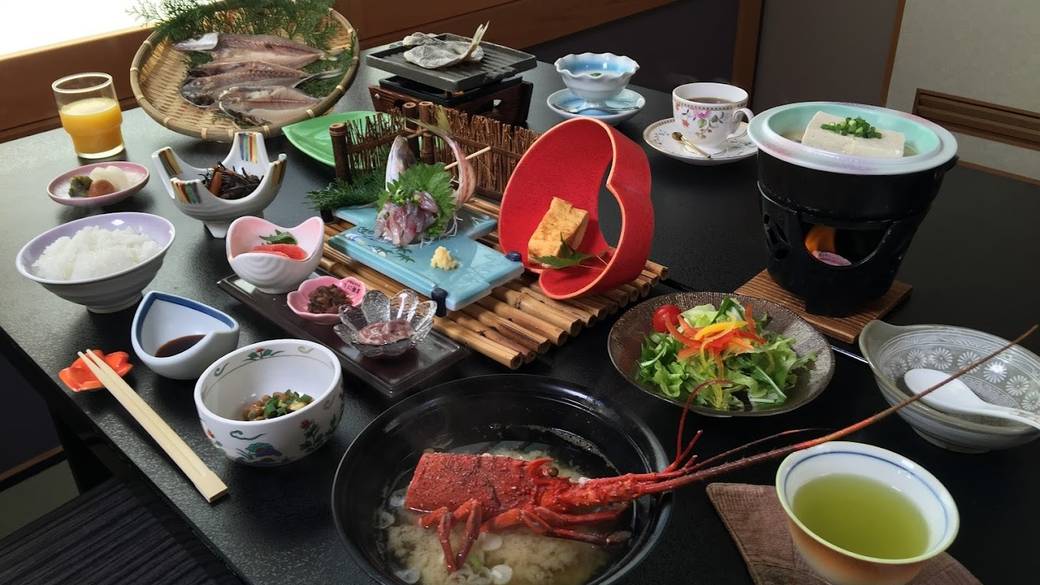 身体に優しい和朝食に
伊勢海老のお味噌汁♪ / 1