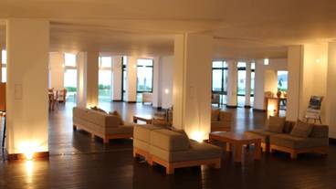 ロビー応接スペース / 2