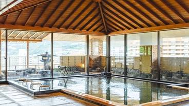 展望大浴場の内湯 / 2