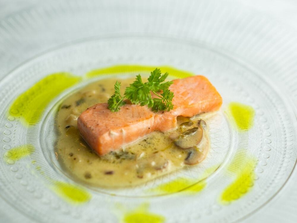 信州サーモンのエスカロップ　オゼイユのソース