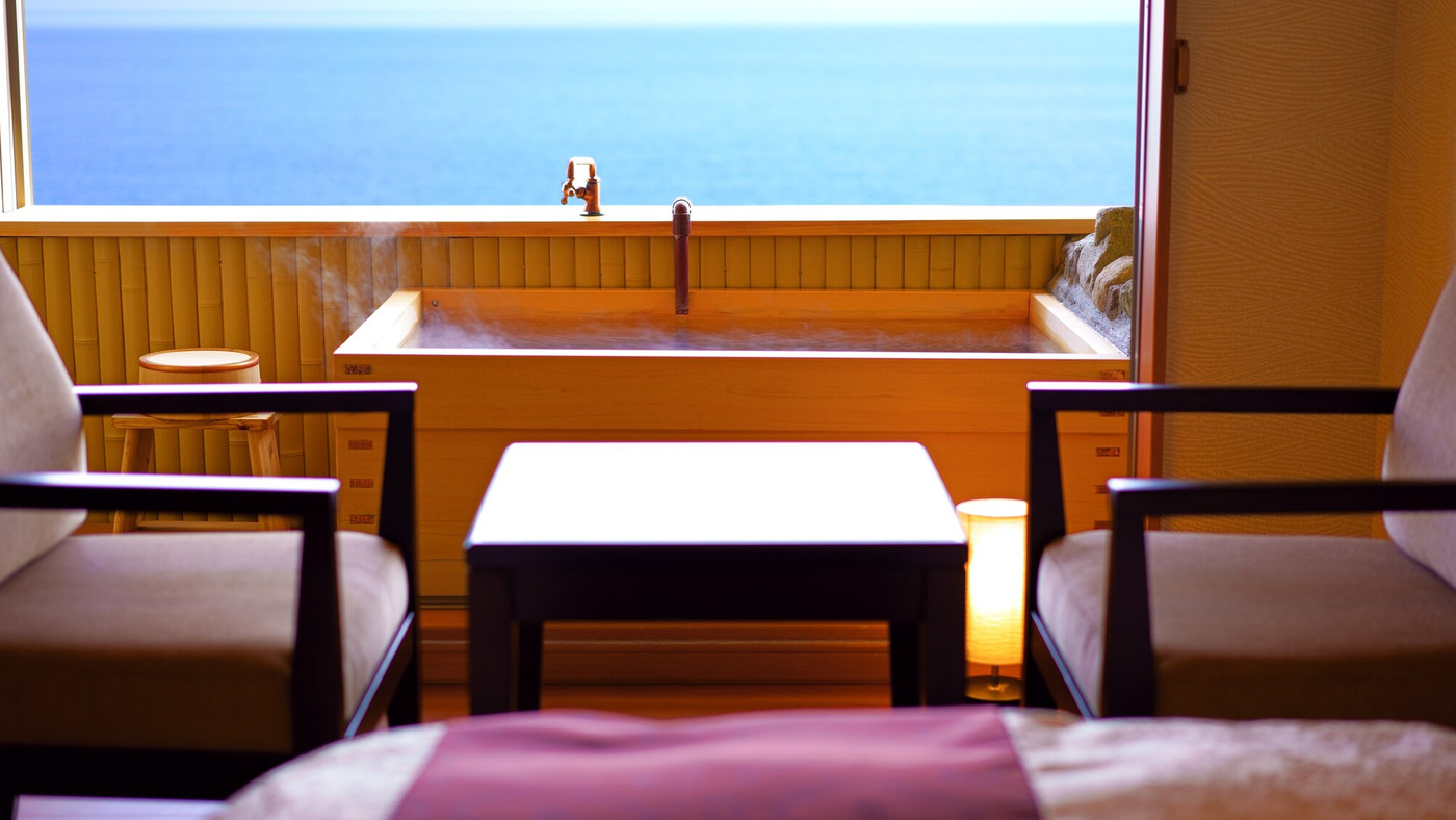 絶景と温泉、2つの癒しに浸かる4253962