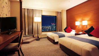 バスルームについ長居してしまいそう!部屋からバスルームから眺める夜景3394041