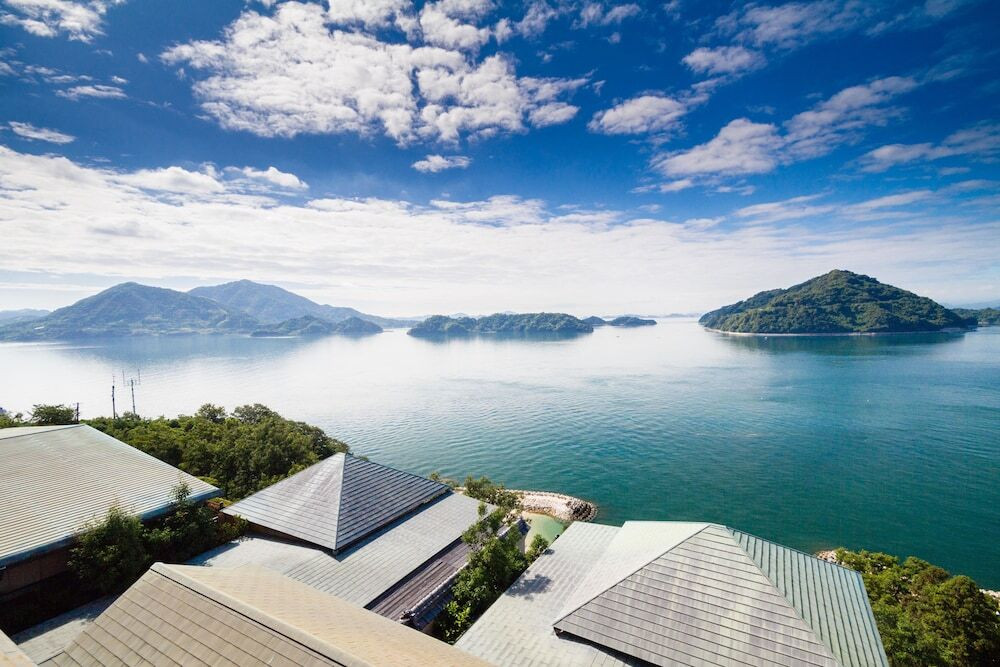 海に浮かぶ孤島の宿で、いざ非日常へ3410864