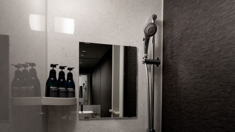 バスルームのシャワー