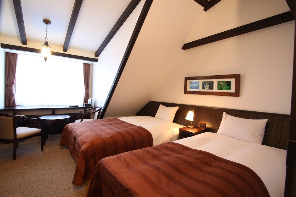 まるでヨーロッパの可愛い山荘。北海道の最高峰を望むホテル4287923