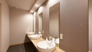 4 人部屋 共用バスルーム